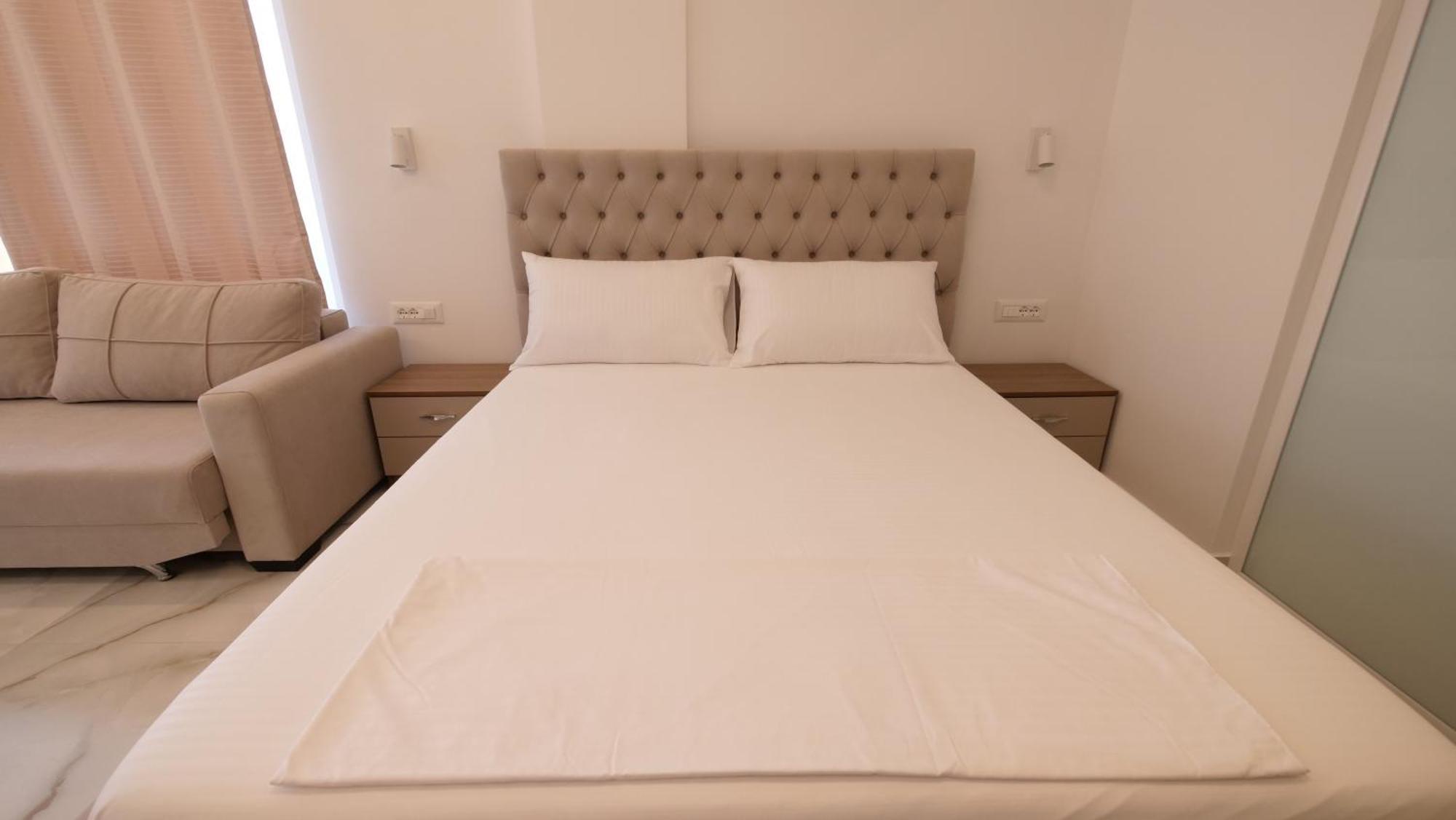 Blue Mare Apartments Sarandë Exterior foto