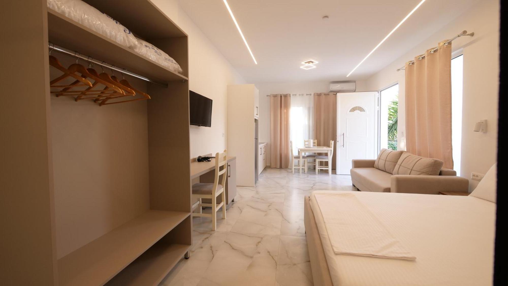Blue Mare Apartments Sarandë Exterior foto